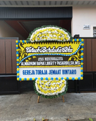 Papan Bunga Duka di Karang Joang